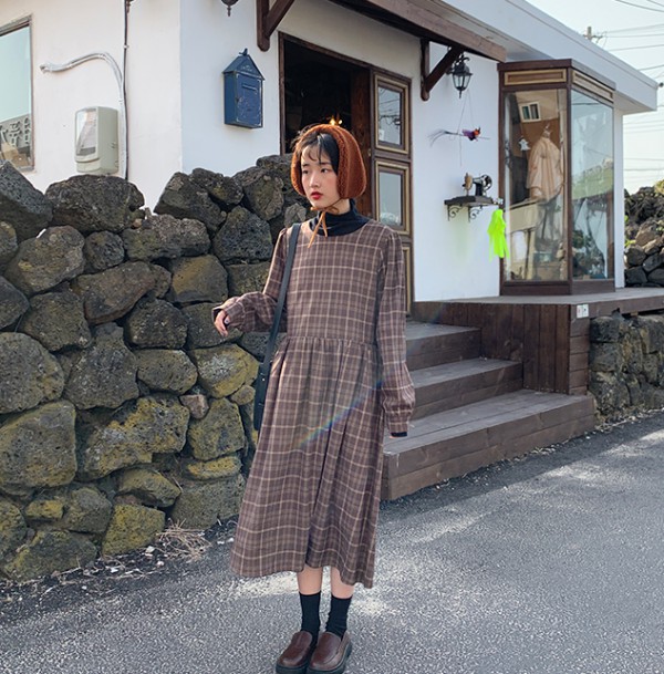 秋冬最时髦的内搭是什么 黑色针织衫值得你拥有