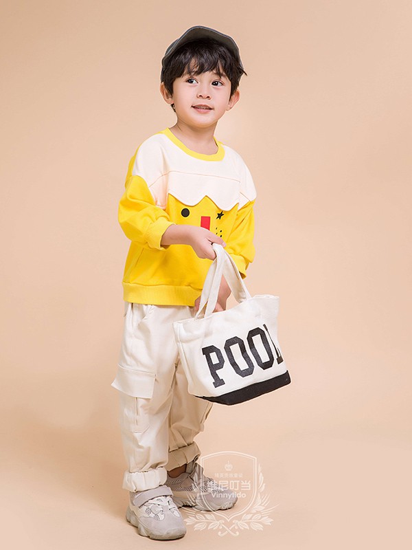 黄色衣服在冬季穿好不好看 男孩子适合穿黄色衣服么