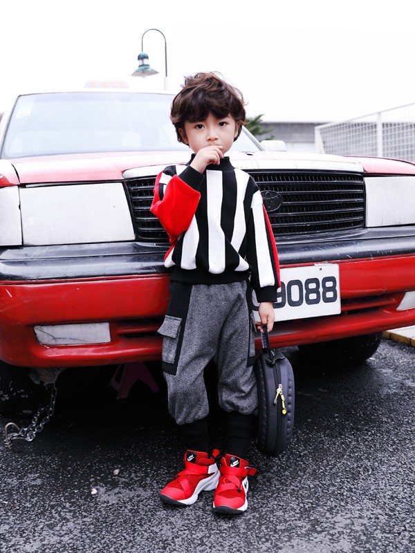 冬季卡其色裤子配什么颜色上衣 冬季束脚裤配什么衣服好看