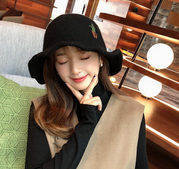 圆脸女孩适合戴什么毛衣 适合圆脸女孩的帽子集合