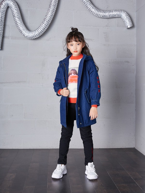 冬季棉服配什么裤子好看 米色棉服配什么颜色内搭