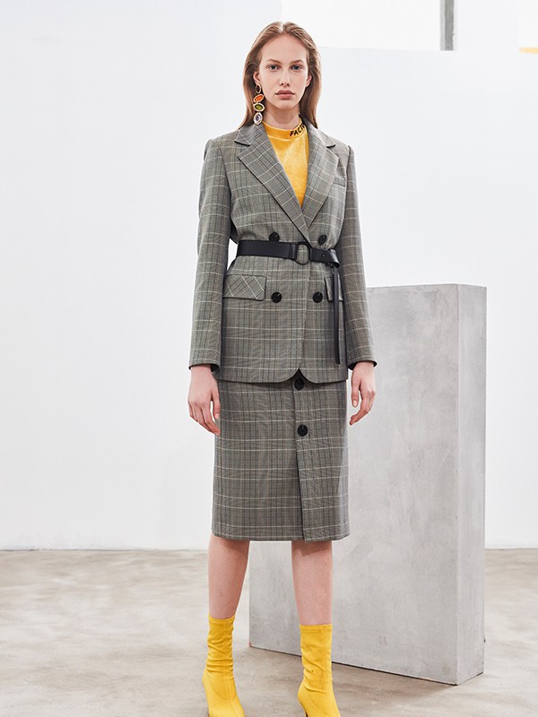 过膝包臀裙配什么上衣好看 包臀裙搭配什么鞋子好