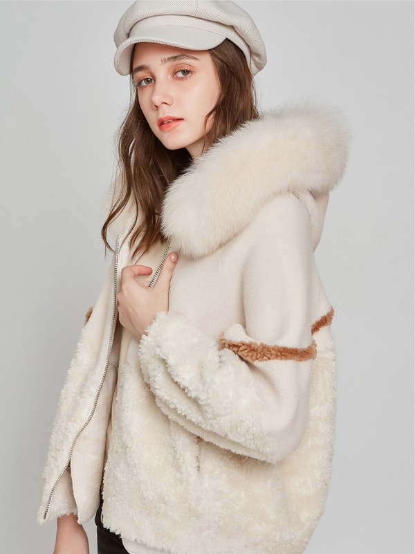 又潮又保暖的羊羔毛外套 你一定要拥有