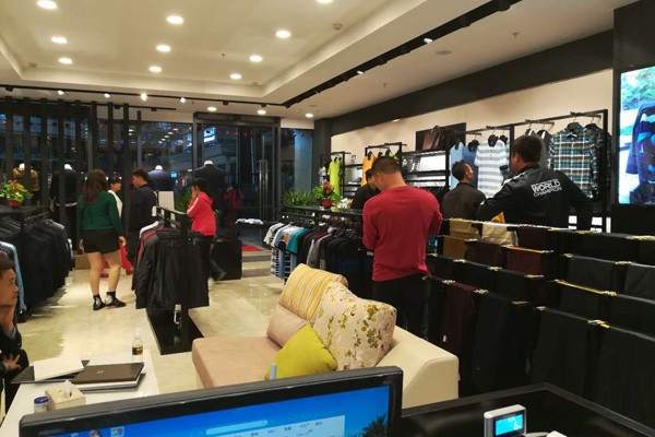 富绅男装加盟 十大加盟扶持助您开店无忧