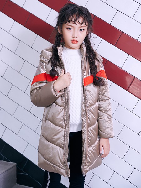 女孩冬天温暖又时髦的搭配 嗒嘀嗒童装教你怎么穿