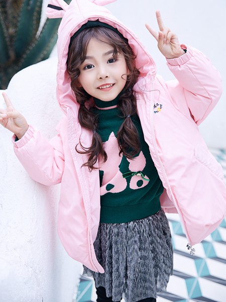 女孩子俏皮可爱的穿搭 嗒嘀嗒为你呈现