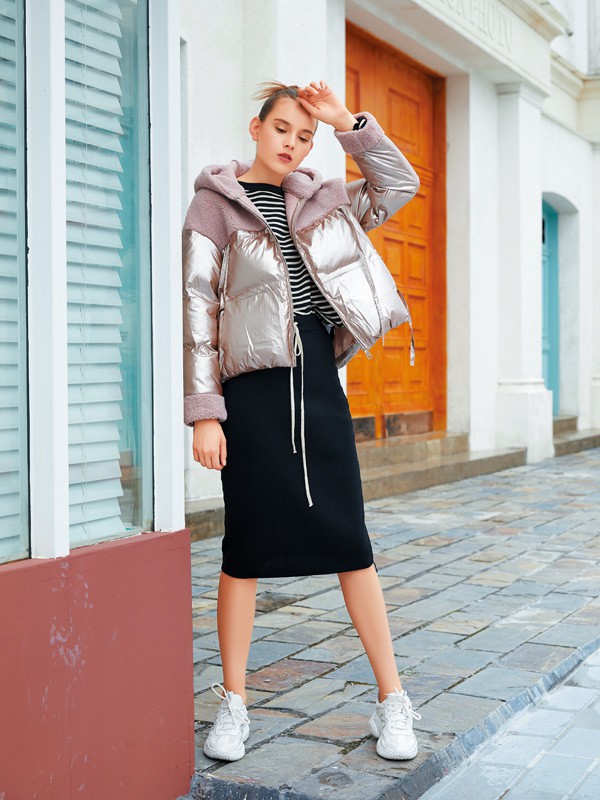 2019冬季流行什么款式的羽绒服 短款羽绒服流行怎么穿