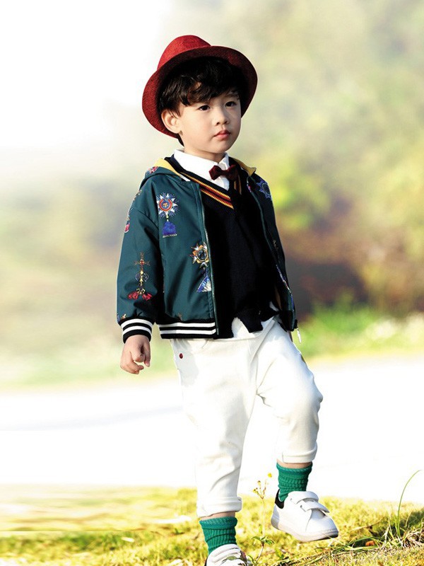 冬天给孩子穿多少衣服才算合适 冬日儿童穿衣技巧