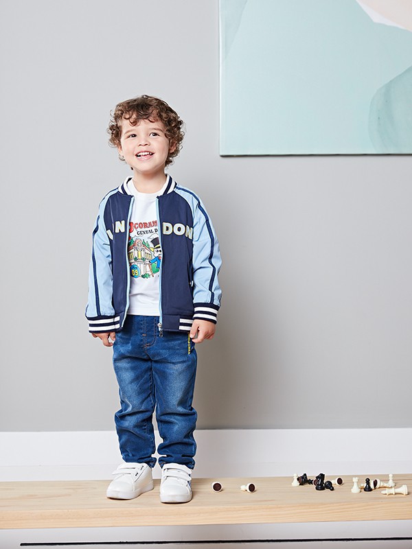 冬装外套里面配什么颜色 黑色外套内搭配什么颜色