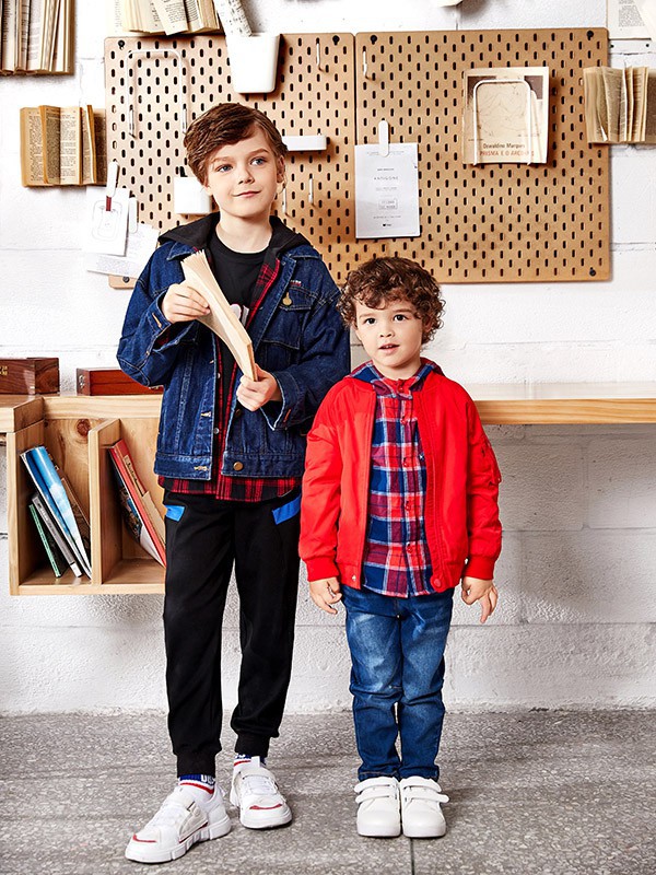 冬装外套里面配什么颜色 黑色外套内搭配什么颜色