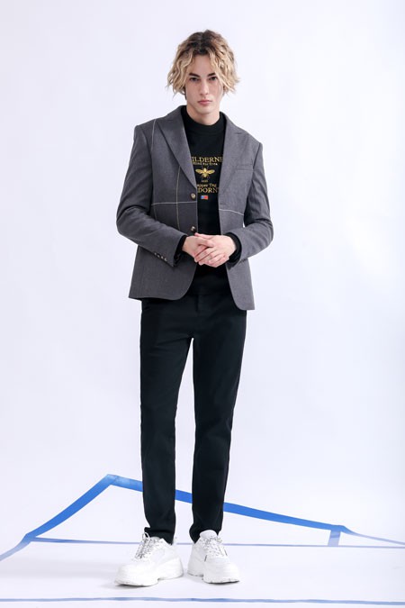 广州莎斯莱思时尚男装,一直用心做出好作品!