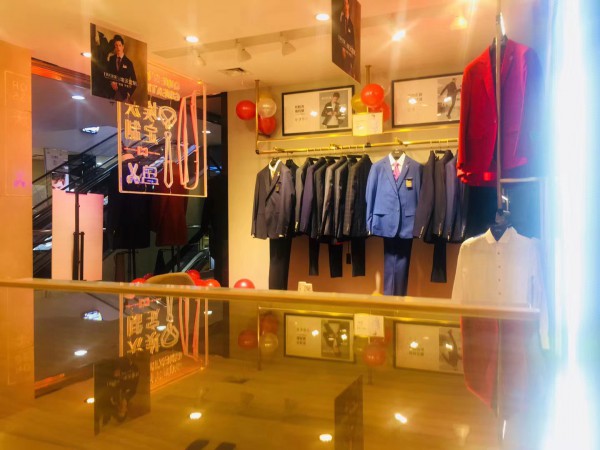 热烈祝贺埃沃定制桂林益华店今日盛大开业!