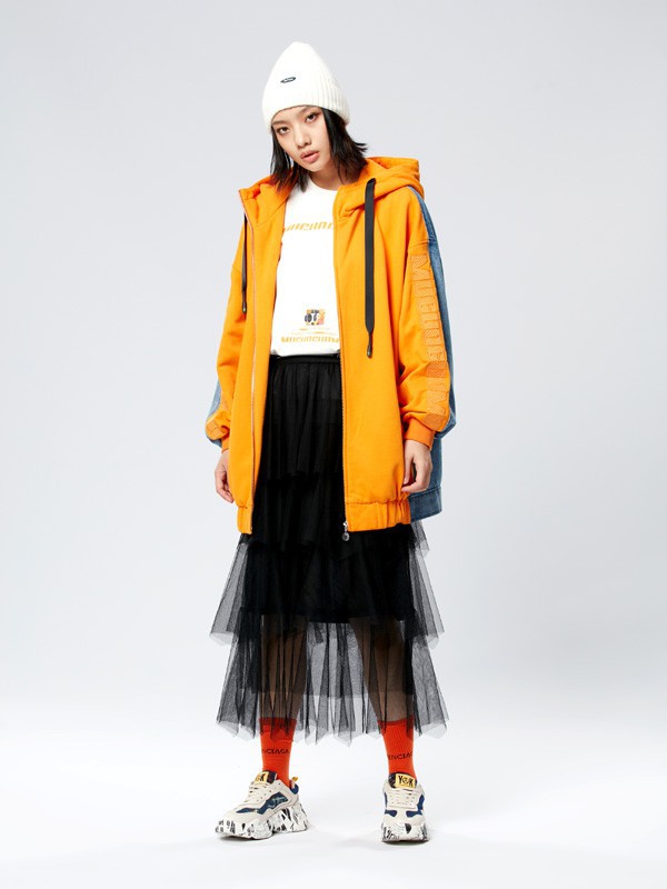 寒冷的冬季穿什么衣服更显白 橘色衣服怎么搭配更好看