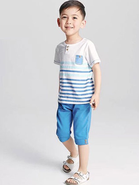 男孩子时髦穿搭 有哪些好看的搭配适合男孩穿