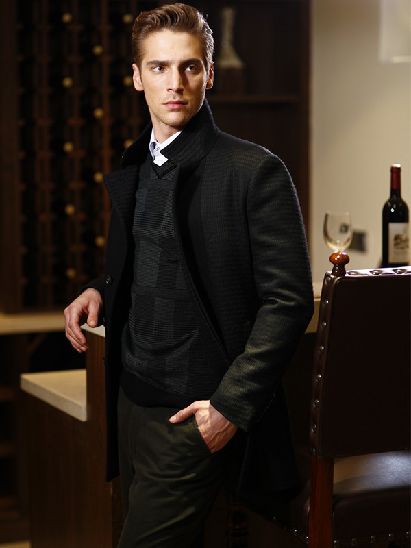 老爸50岁左右穿什么样的衣服显年轻 50岁爸爸冬季穿搭造型推荐