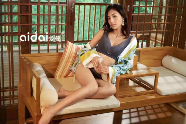 爱戴 游园惊梦春夏新品赏鉴