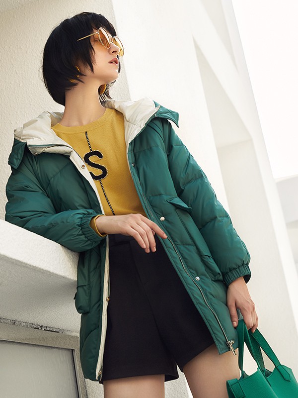 买羽绒服我们要如何选着长度 羽绒服如何内搭显高显瘦