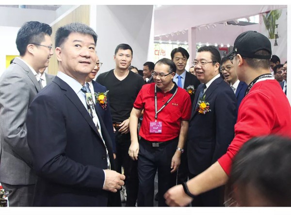 热烈祝贺巴迪小虎童装首秀虎门国际时装周完美落幕!