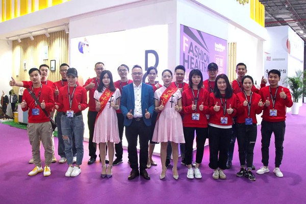 热烈祝贺巴迪小虎童装首秀虎门国际时装周完美落幕!