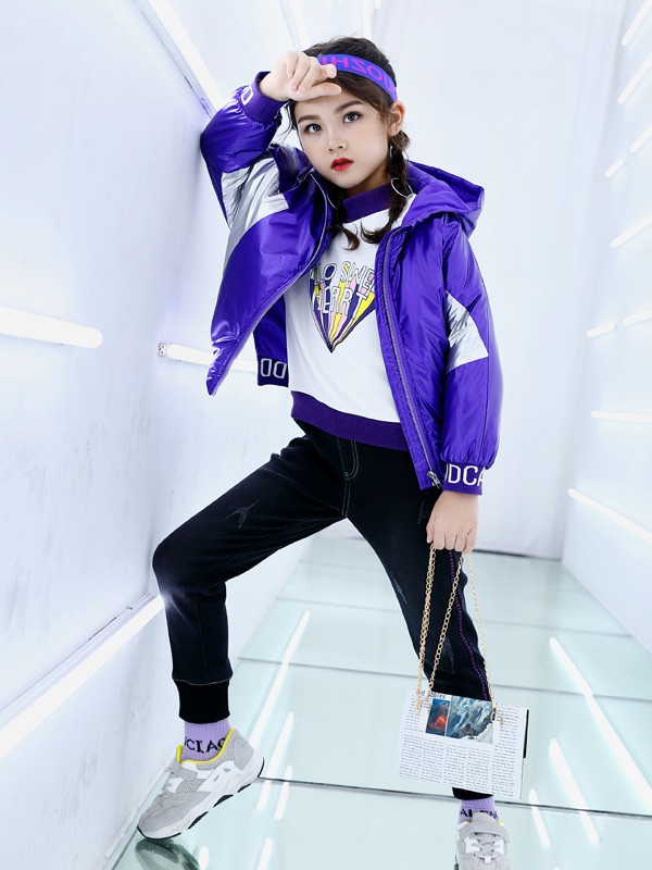 适合小女生的时尚羽绒服