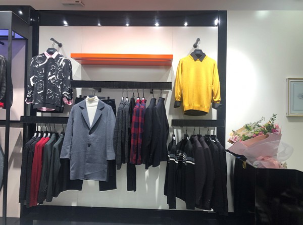 开男装店赚钱吗?贝克狮丹4家新店隆重开业