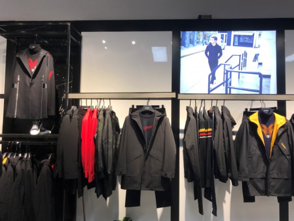 开男装店赚钱吗?贝克狮丹4家新店隆重开业