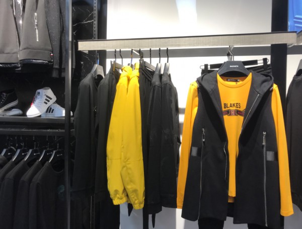 开男装店赚钱吗?贝克狮丹4家新店隆重开业