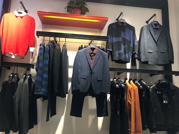 开男装店赚钱吗?贝克狮丹4家新店隆重开业