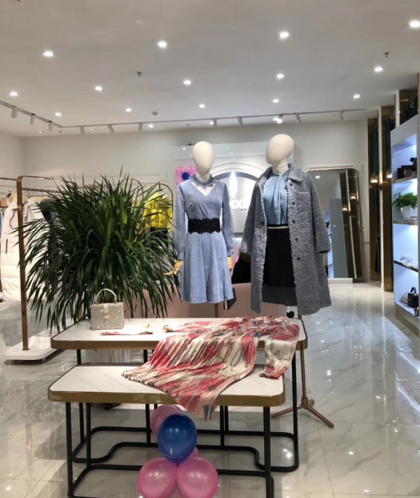 11月特大喜讯 热烈祝贺赫梵茜新疆和田金鹰国际店盛大开业