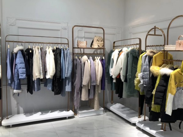 11月特大喜讯 热烈祝贺赫梵茜新疆和田金鹰国际店盛大开业