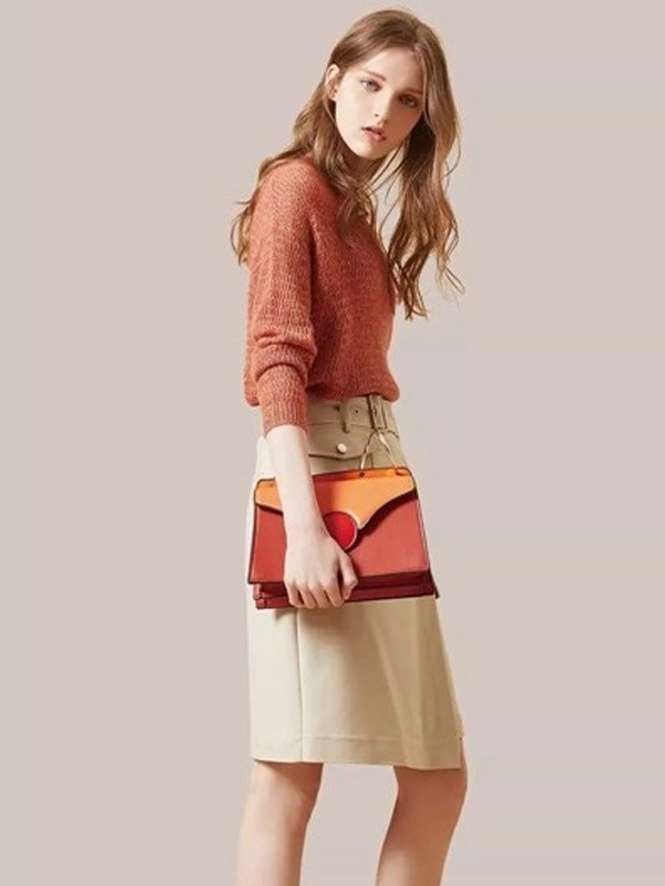 毛衣配半身裙好看吗 粉色毛衣配牛仔鱼尾裙