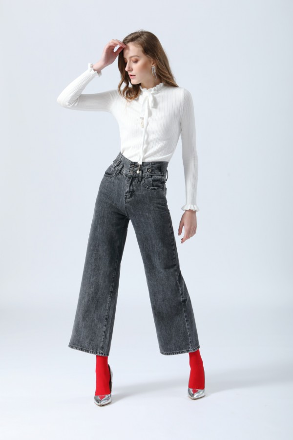 丹比奴秋冬季节 只要穿对了内搭 就能让你穿出迷人风