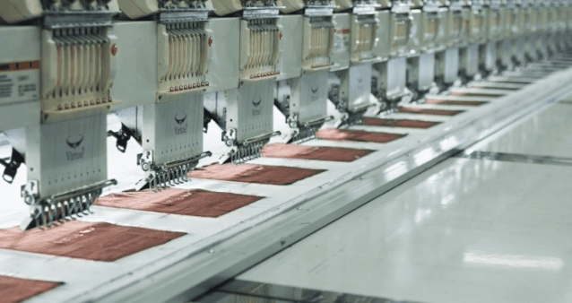 富绅定制丨专心专注 每一件衬衣都是样品