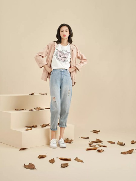 轻简日常生活风 这样的搭配很时髦