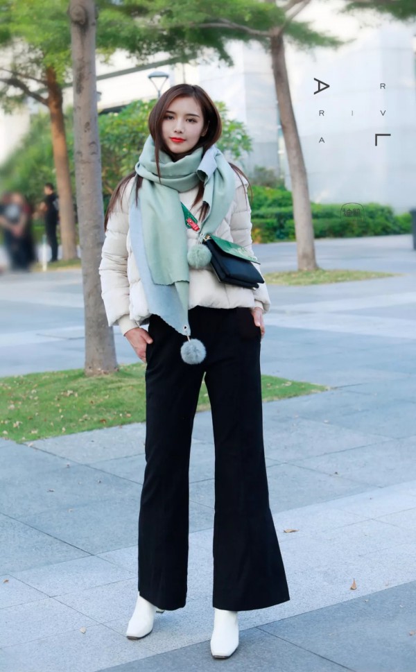 什么颜色的外套比较流行 冬日如何穿搭时尚又保暖