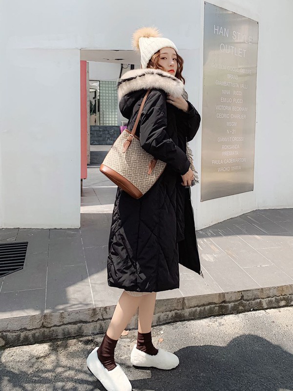 长款羽绒服如何搭配内搭更显气质