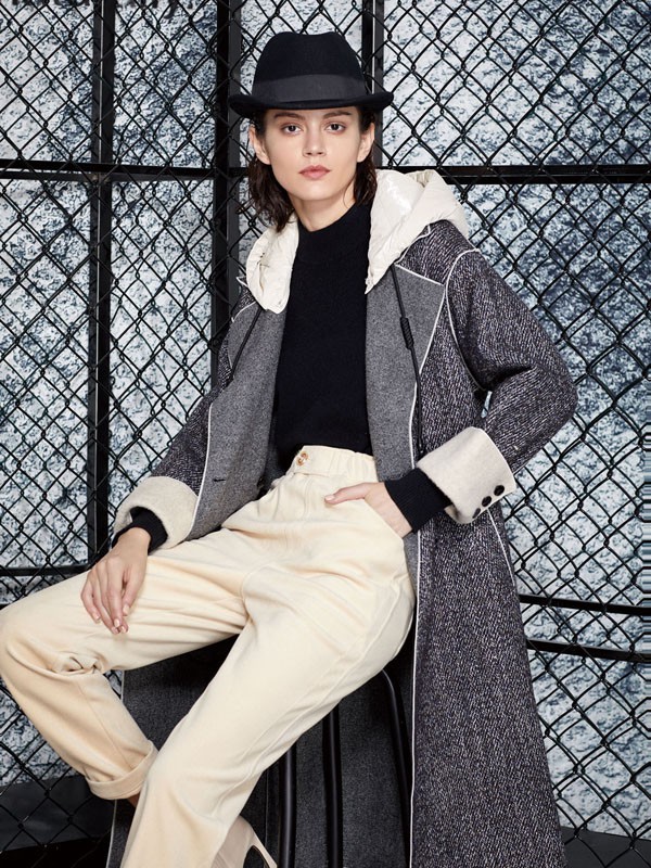 下雪天穿什么颜色衣服拍照好看 下雪天穿黑色好看应景