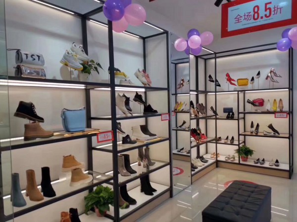 市场竞争激烈 丹比奴时尚鞋包迅速站稳市场