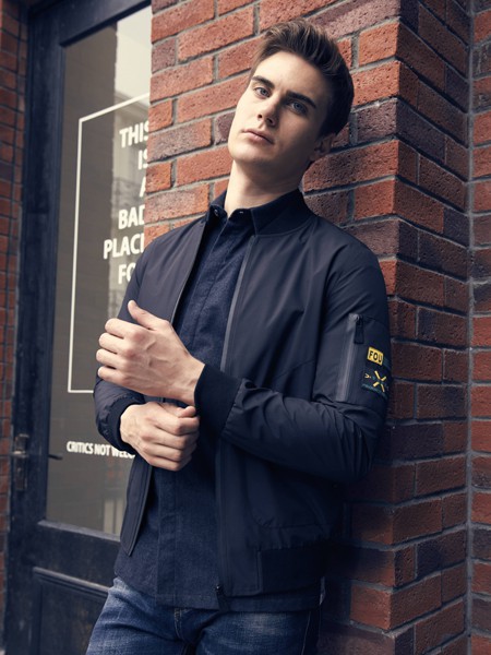 男士外套里面可以配衬衫吗 呢子外套里面穿衬衫好看吗