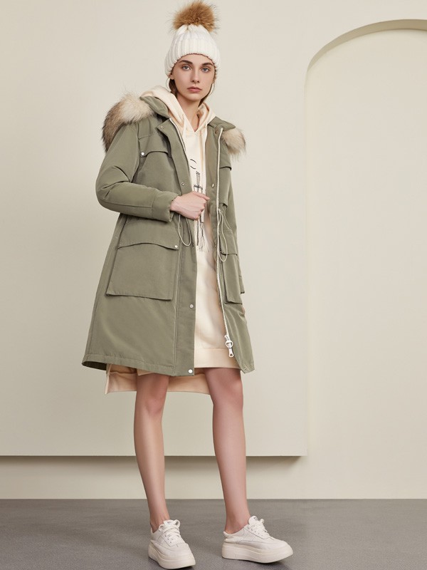 长款羽绒服早已是过去式 今年冬天更流行的单品来啦