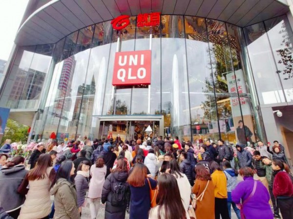 优衣库南京新百店开业三天残联全国冠军