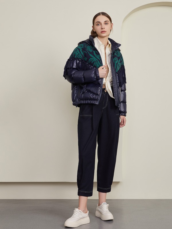 短款羽绒服如何搭配 迪笛欧给你支招