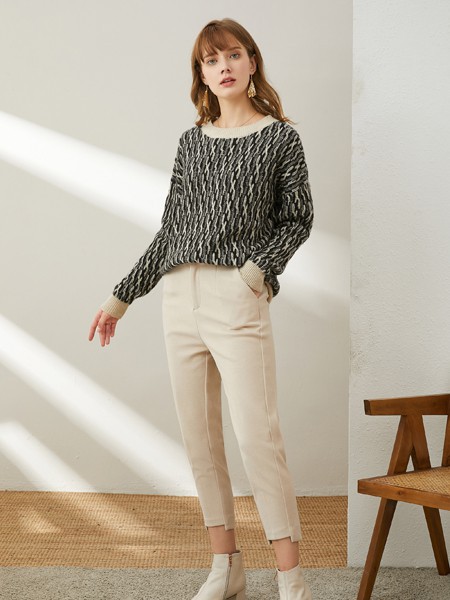 羽绒服里面穿什么好看 熙加女装时尚内搭推荐