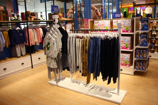 如何开店最保险?加盟伊顿风尚童装品牌实体店!