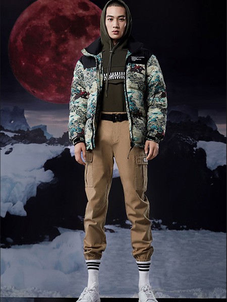 马克华菲男装羽绒服怎么样 银色羽绒服怎么搭配好看