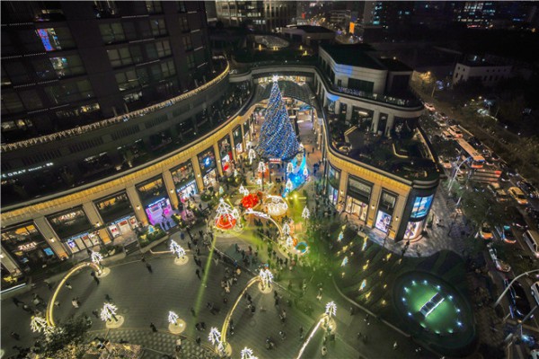 圣诞节服装商场怎么装饰 兴业太古汇开启童话般奇境