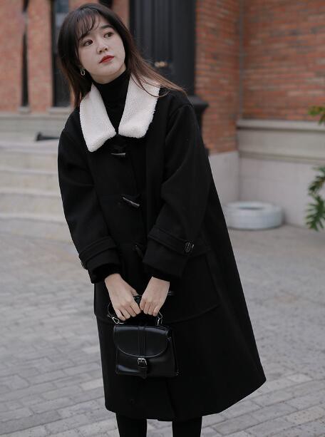 黑色牛角扣大衣要怎么穿 冬日减龄好看的牛角扣大衣