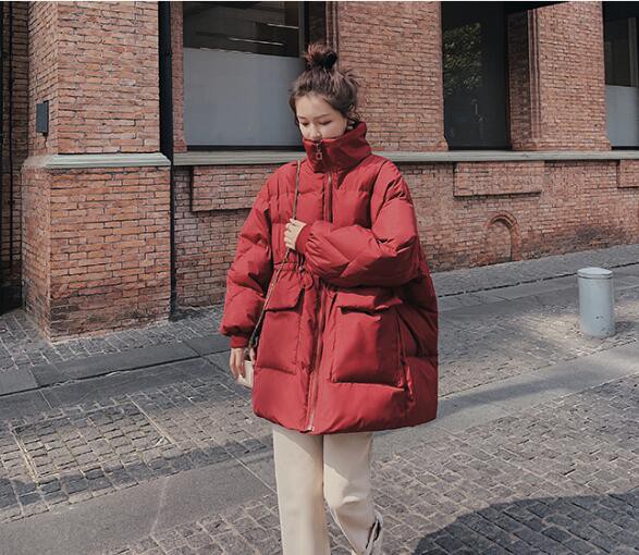 红色羽绒服怎么穿好看 冬日红色羽绒服配什么下装