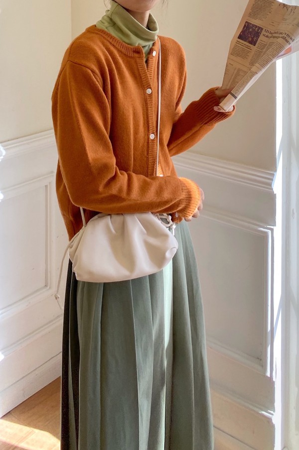 毛衣配高领打底衫好看吗 毛衣与打底衫的撞色搭配