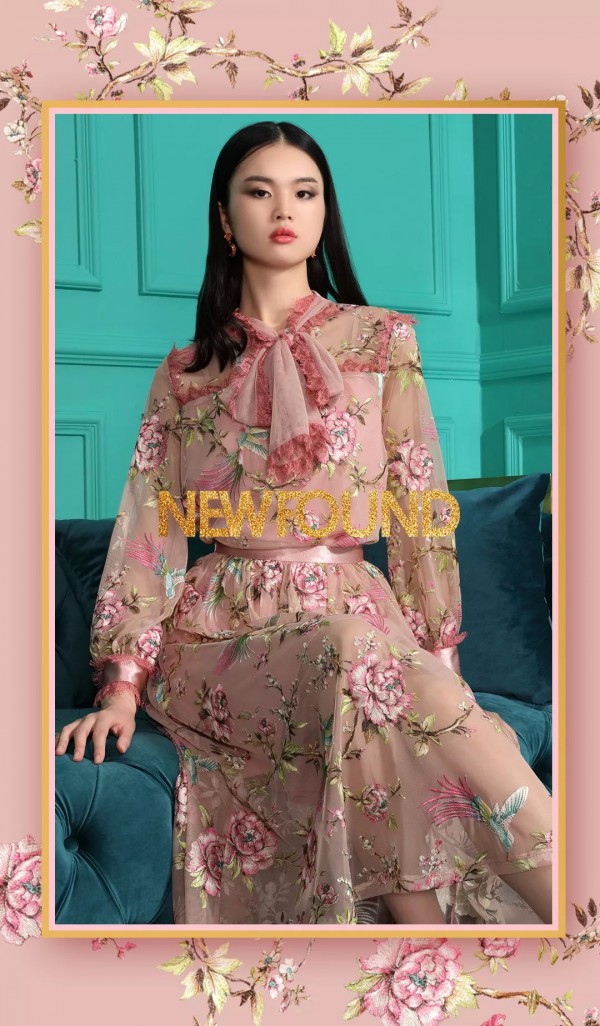 大衣里面搭配连衣裙好看吗